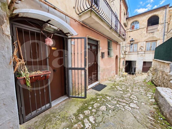 Casa con 6 locali in vendita in Via Recinto, Pietramelara