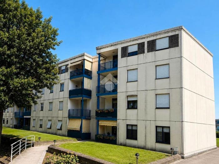 Appartamento trilocale in vendita in Viale Del Popolo, Centro, Lentate sul Seveso