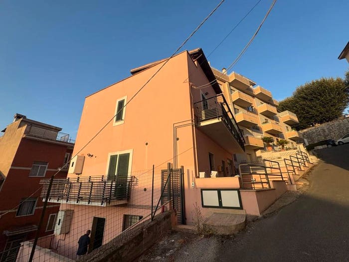 Casa con 6 locali in vendita in Via degli Orti, Centro, Priverno