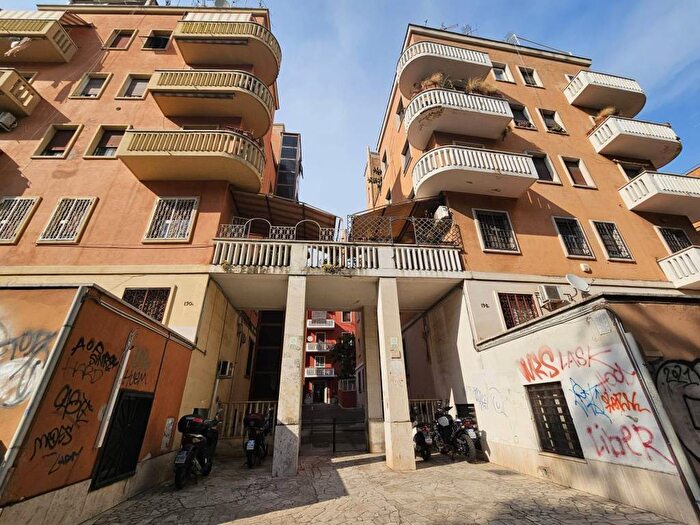 Appartamento trilocale in vendita in Circonvallazione Gianicolense, Monteverde Nuovo, Roma