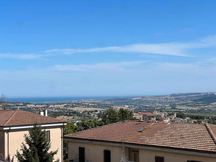 Appartamento quadrilocale in vendita in Centro, Camerano