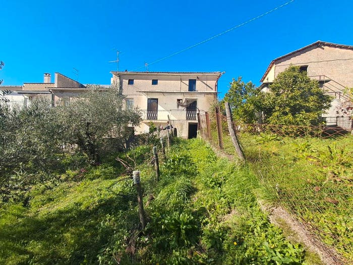 Casa trilocale in vendita in Strada Provinciale Ss SferracavalliSp Acc a Vicalvi, Vicalvi
