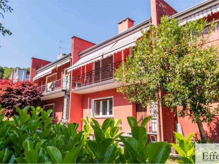 Casa con 6 locali in vendita in Centro, Ispra