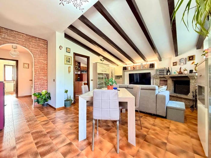 Appartamento quadrilocale in vendita in Via Santissima Trinità, Centro, Rovetta