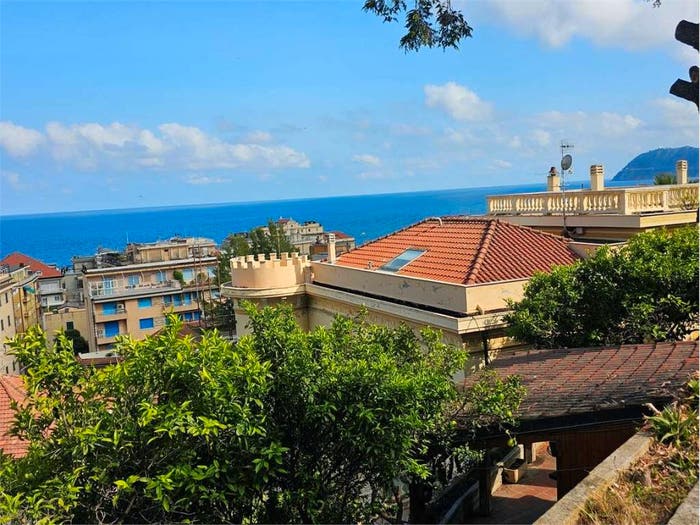 Casa con 6 locali in vendita in via fuor del vento, Parco San Rocco Tetti Rossi Loreto, Alassio
