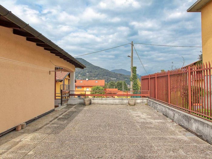 Appartamento con 5 locali in vendita in Via dei Platani, Centro, Lavena Ponte Tresa