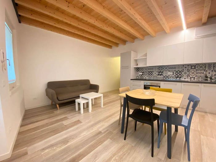 Appartamento bilocale in affitto in Via Scuderlando, Borgo Roma, Verona