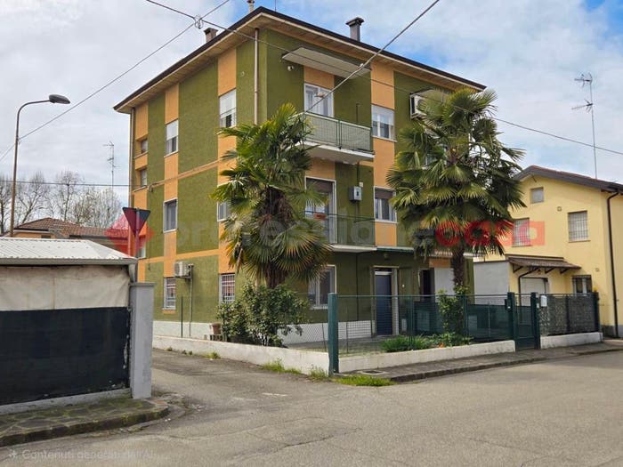 Appartamento con 6 locali in vendita in Via Reno, Due Ponti, Carpi