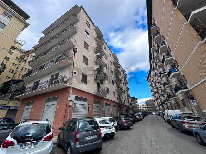 Appartamento con 5 locali in vendita in via pietro colletta, Stadio Città, Cosenza