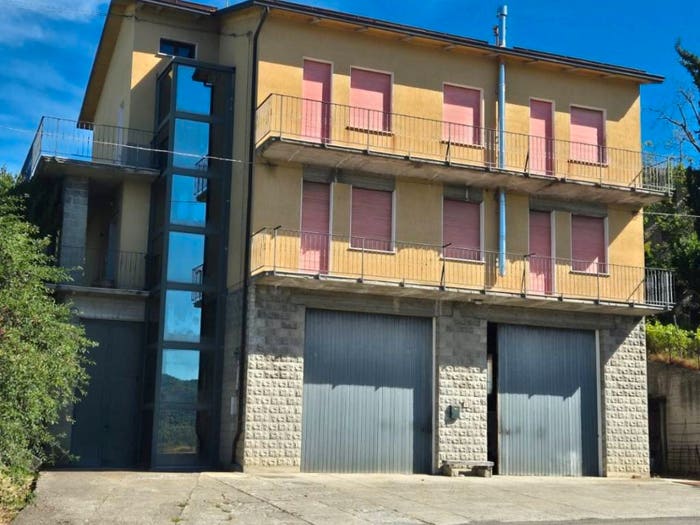 Casa con 6 locali in vendita in Via Risorgimento, Fariolo, Castelnovo Ne' Monti