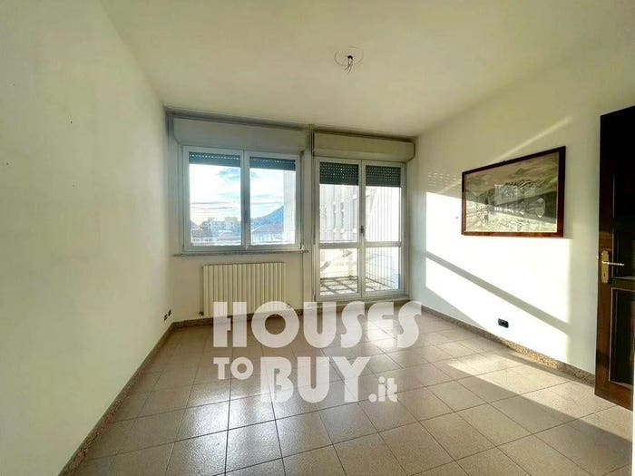 Appartamento con 6 locali in vendita in via Giuseppe Parini, Centro, Lecco