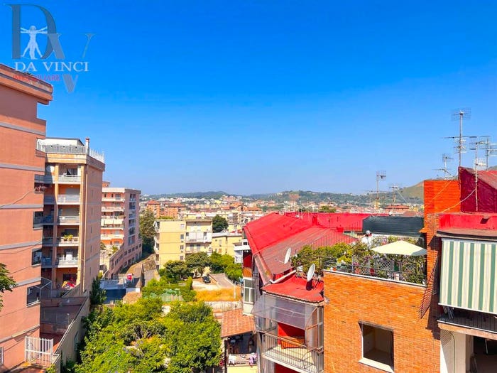 Appartamento quadrilocale in vendita in Via Isonzo, Soccavo, Napoli