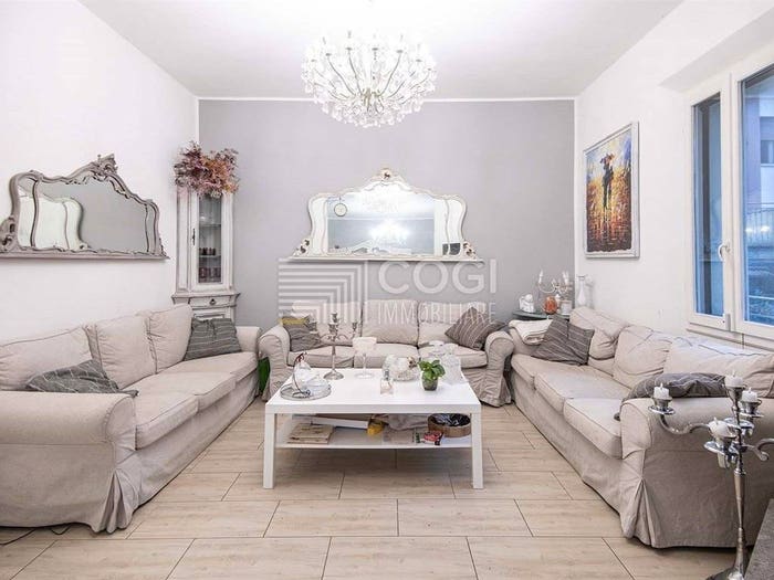Casa con 6 locali in vendita in Viale Dante Osservanza, Imola
