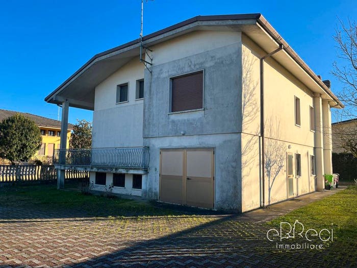 Casa con 6 locali in vendita in Centro, Castelnovo Bariano