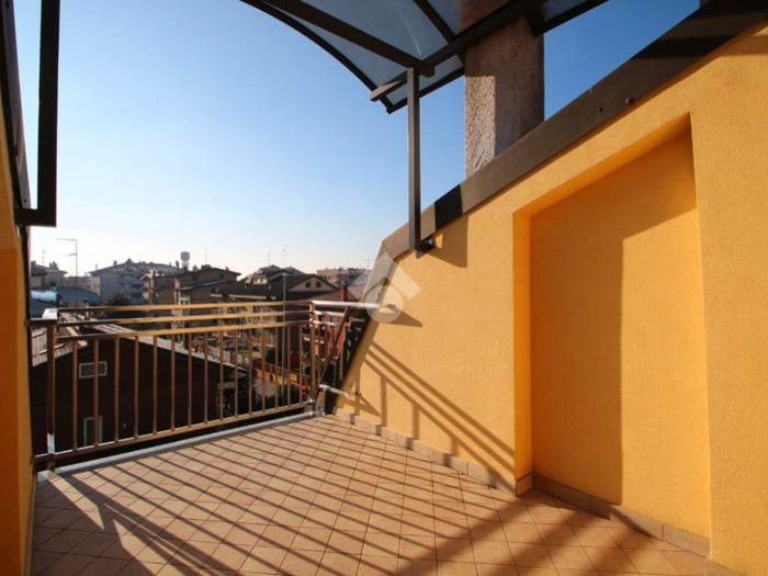 Appartamento trilocale in vendita in Via Enrico Toti, Centro, Garbagnate Milanese