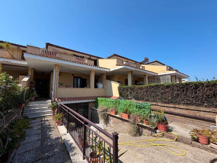 Casa con 6 locali in vendita in Viale Virginia, Miami, Ladispoli