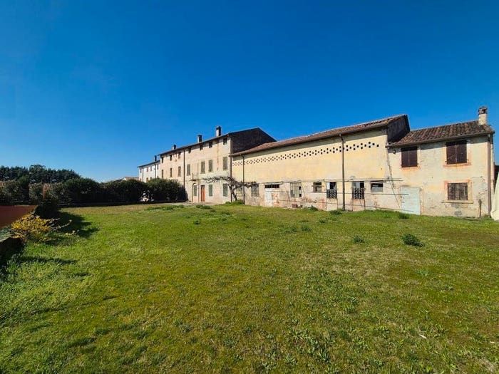 Casa con 6 locali in vendita in Via Caselle, Caselle, Isola della Scala