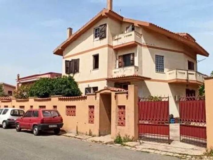 Casa con 6 locali in vendita in Via Delle Vigne, Centro, Capoterra