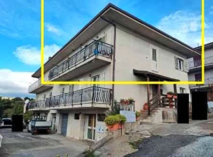 Casa con 5 locali in vendita in accesso dalla via Maraziti Località Giardini, Marcellinara