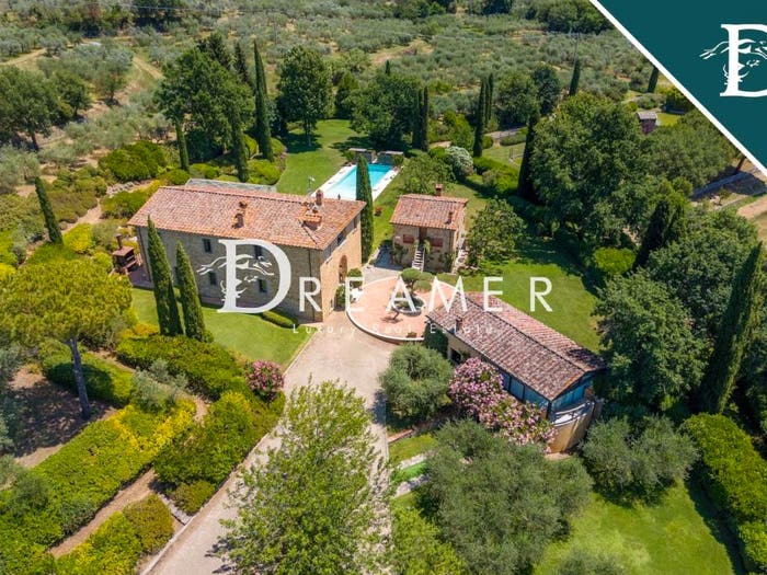 Casa con 6 locali in vendita in Località Il Matto, Puliciano, Arezzo