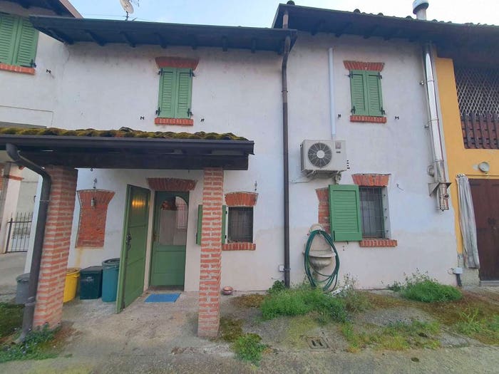 Casa quadrilocale in vendita in via Adda, Centro, Gombito