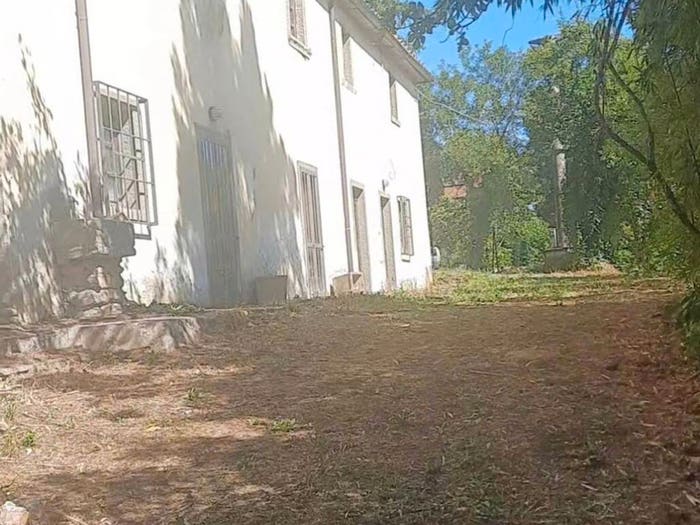 Casa con 6 locali in vendita in Strada Provinciale Della Zenna No Number, Centro, Capolona