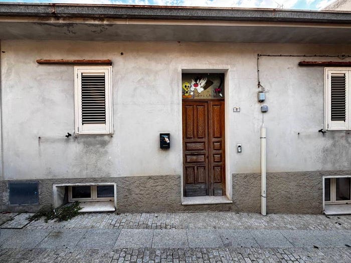 Appartamento trilocale in vendita in Via Canonico Frassu, Bono