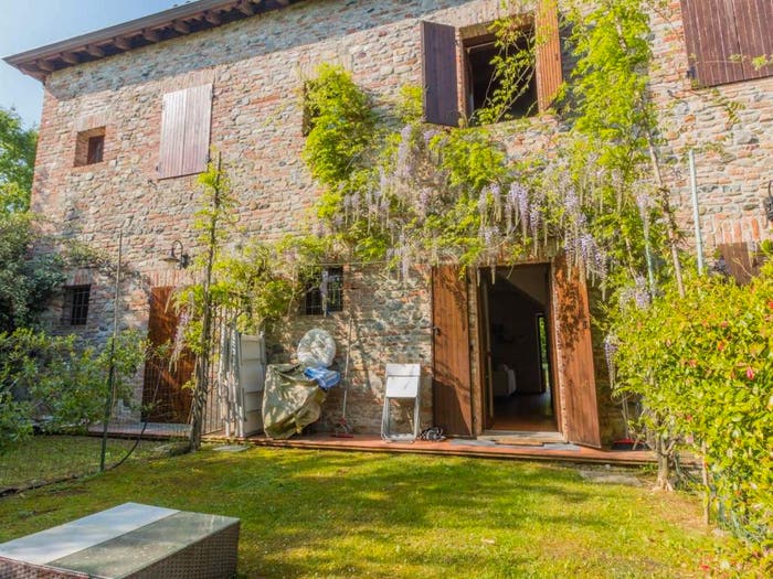 Casa con 5 locali in vendita in Agazzano