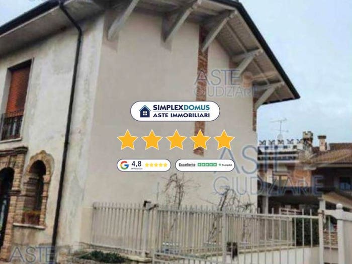 Appartamento con 6 locali in vendita in Via Goito, Centro, Calcinato