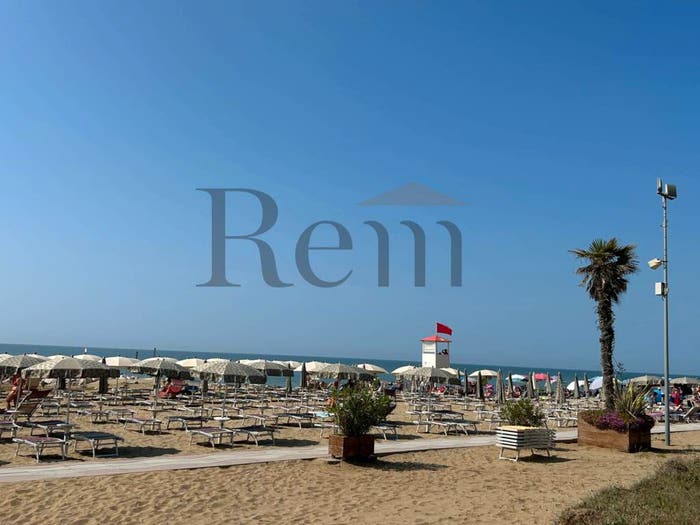 Appartamento trilocale in vendita in viale Oriente Pineta, Pineta, Jesolo