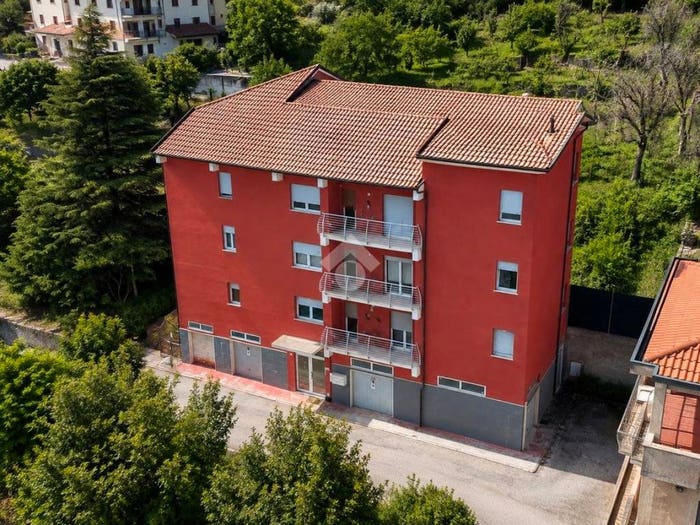 Appartamento quadrilocale in vendita in Via Carlo Chiarizia, Villa Comunale, L'Aquila