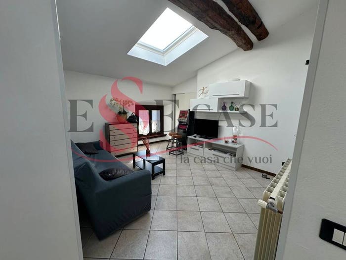 Appartamento trilocale in vendita in Centro, Alzano Lombardo