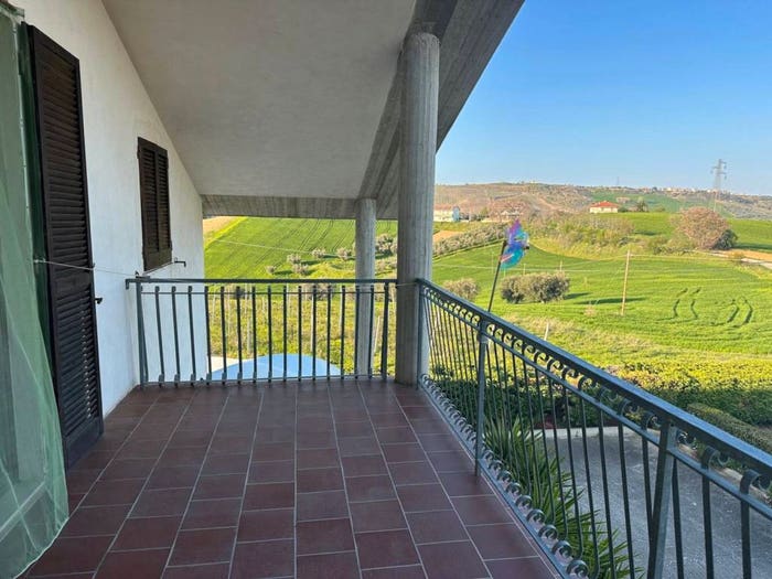 Appartamento quadrilocale in vendita in Via Sicilia, Atri