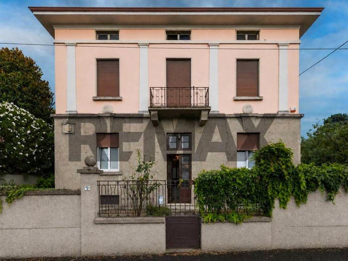 Casa con 6 locali in vendita in Via Cristoforo Colombo, Castellanza