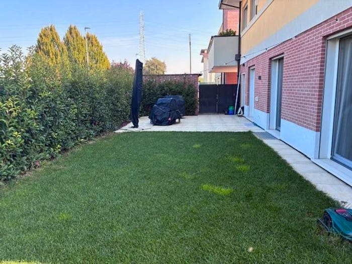 Appartamento quadrilocale in vendita in Via Mantovana, Via Mantovana Dossobuono, Verona