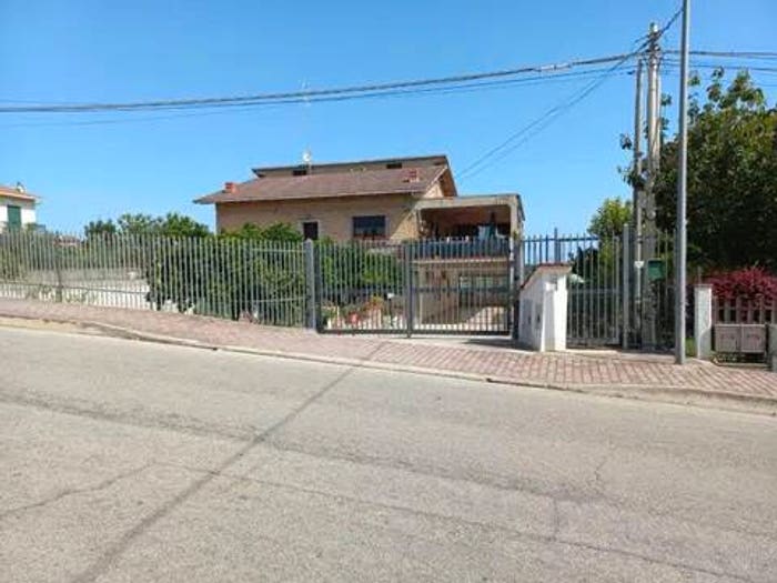 Casa con 6 locali in vendita in Contrada San Lucia, Santa Lucia, Monteodorisio