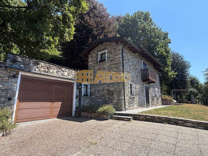 Casa con 5 locali in vendita in Via Vignone, Agra