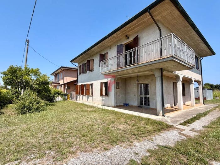 Casa con 6 locali in vendita in Via Croce, Centro, Campodarsego