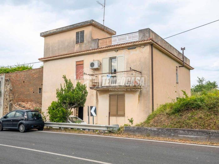 Casa quadrilocale in vendita in Via nazionale gesso, Gesso, Messina