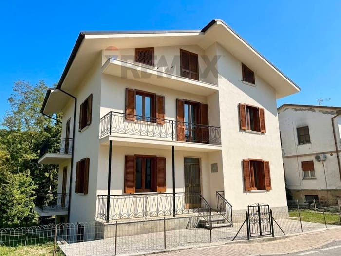 Casa con 5 locali in vendita in via carpelle, Centro, Manoppello