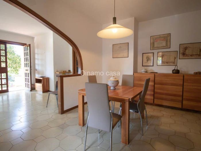 Casa quadrilocale in vendita in Via Ugo Foscolo, Centro, Montale