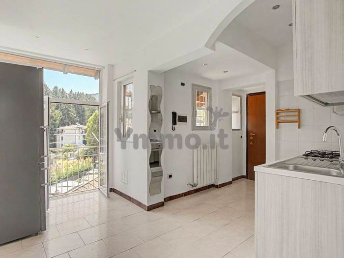 Appartamento bilocale in vendita in Via Luigi Colombo, Centro, Lavena Ponte Tresa