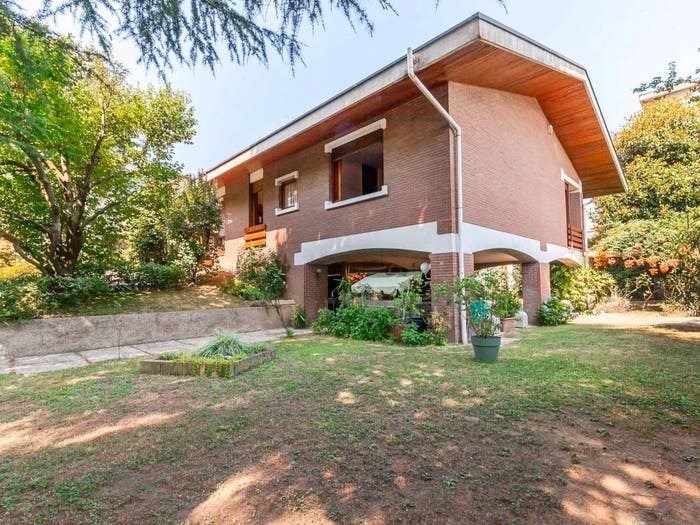 Casa con 6 locali in vendita in Via Barbara Melzi, Rescaldina