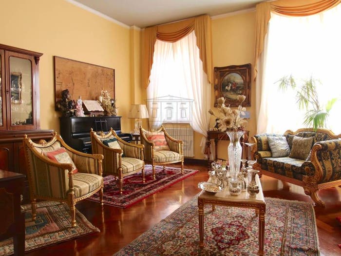 Appartamento con 6 locali in vendita in VIa Fillungo, Piazza Anfiteatro Torre Guinigi, Lucca