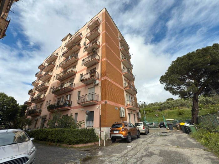 Appartamento quadrilocale in vendita in Via Domenico Mottola d'Amato, Stadio Pontepiccolo, Catanzaro