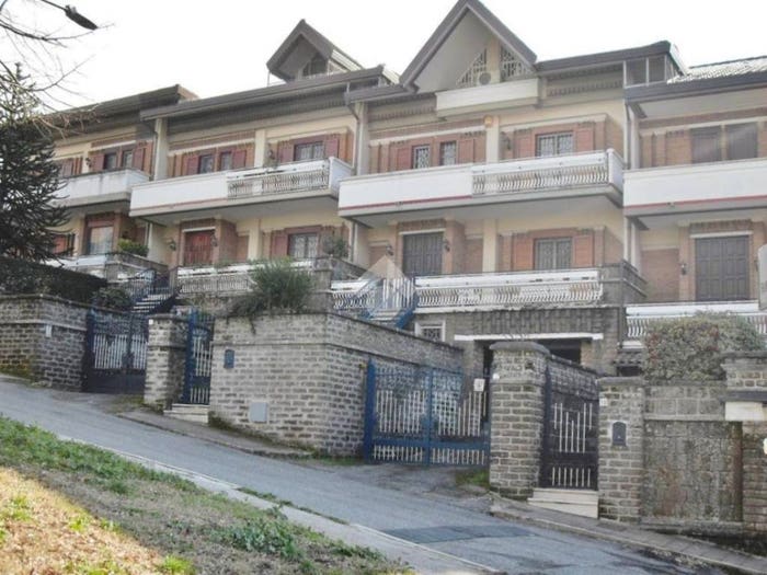 Casa con 6 locali in vendita in Via Francesco Scandone, A Annarumma A Gasperi F Tedesco, Avellino