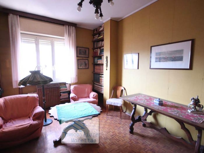 Appartamento con 6 locali in vendita in Via Italo Gastaldi, Centro, Alba
