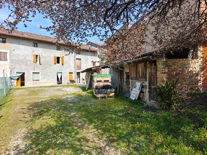 Casa quadrilocale in vendita in Via Edmondo De Amicis, Centro, Gonars