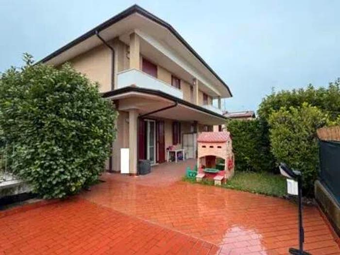Casa con 5 locali in vendita in Via Francia SNC, San Martino della Battaglia, Desenzano del Garda
