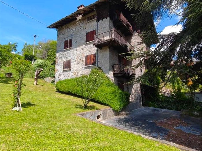 Casa con 6 locali in vendita in Frazione Villa, Villa Nabian, ChallandSaintVictor